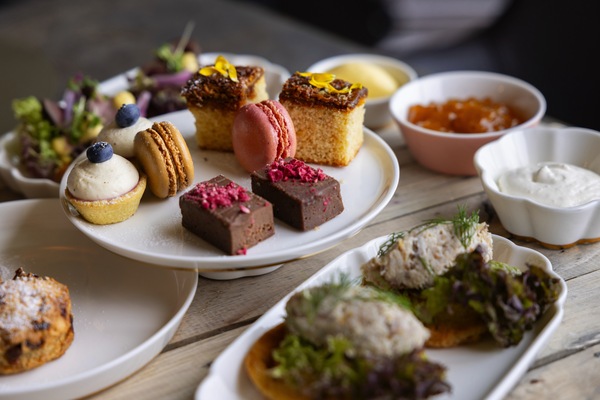 Hurtigruten Afternoon Tea ©Espen Mills.jpg